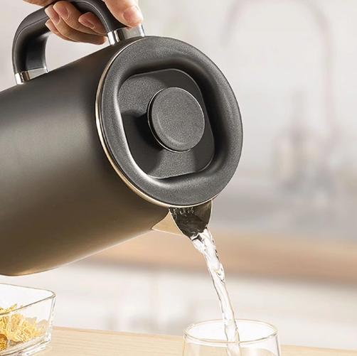 من الغلايات إلى السماور: تطور آلات صنع الشاي الكهربائية